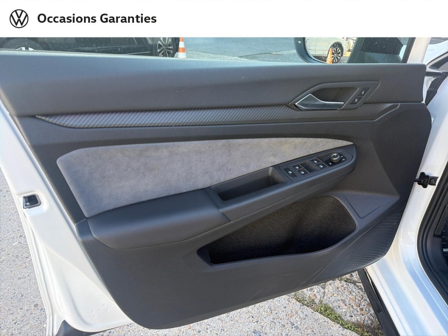 Voitures occasions VOLKSWAGEN GOLF R-Line Villemomble