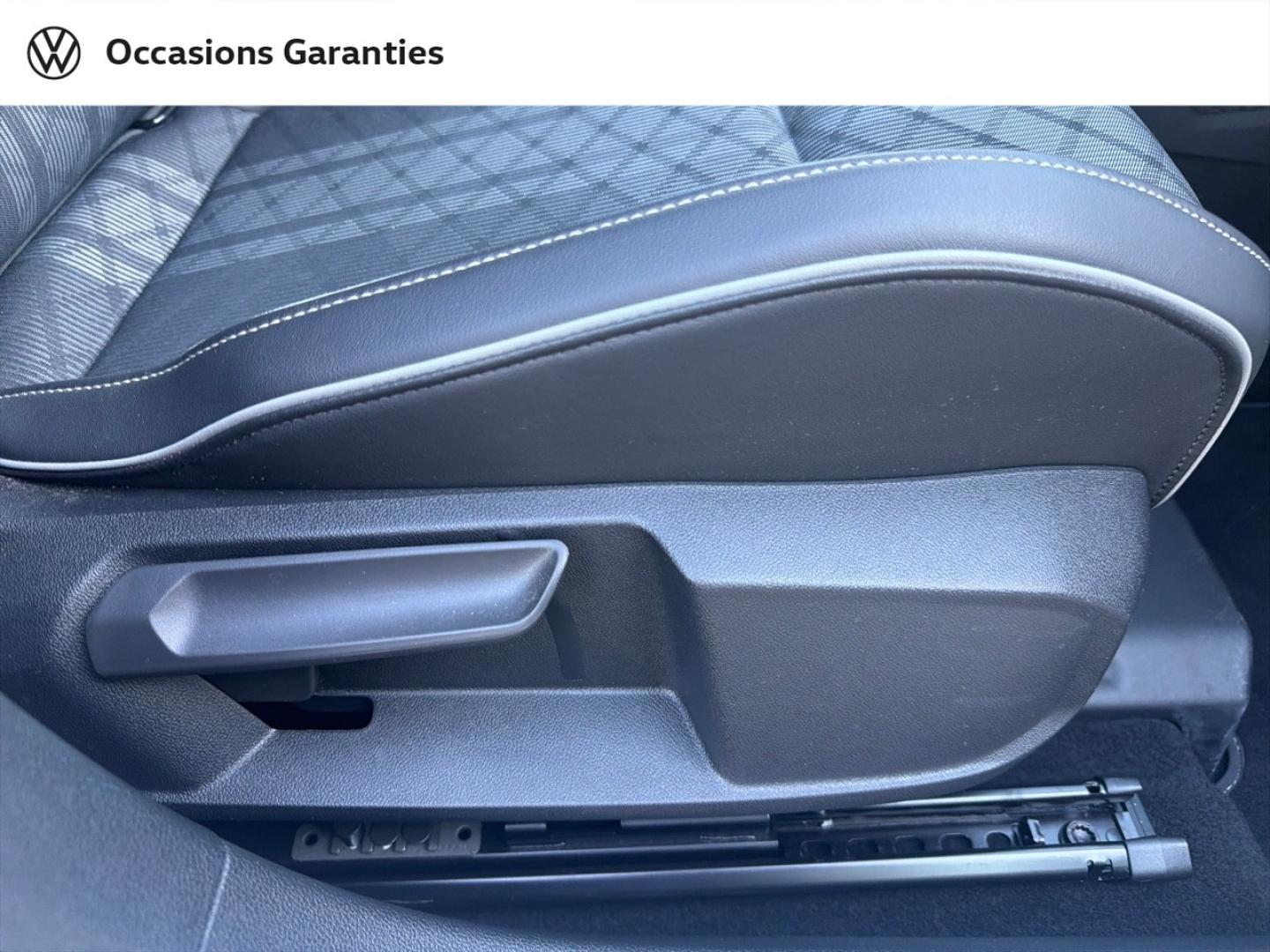 Voitures occasions VOLKSWAGEN GOLF R-Line Villemomble