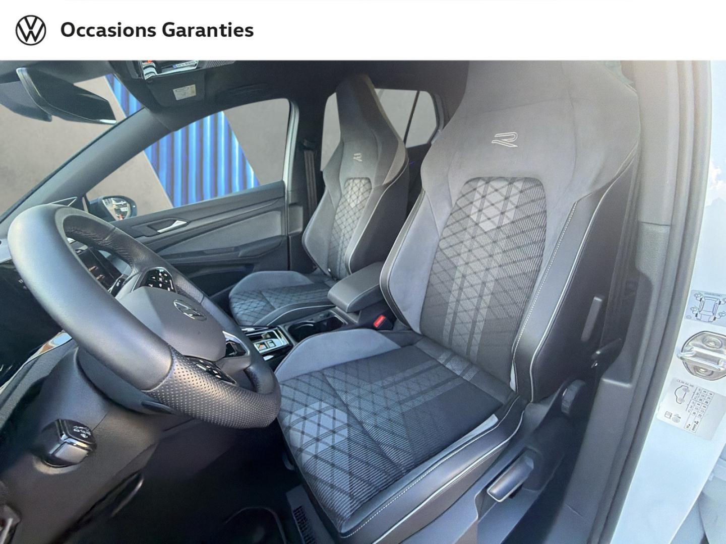 Voitures occasions VOLKSWAGEN GOLF R-Line Villemomble