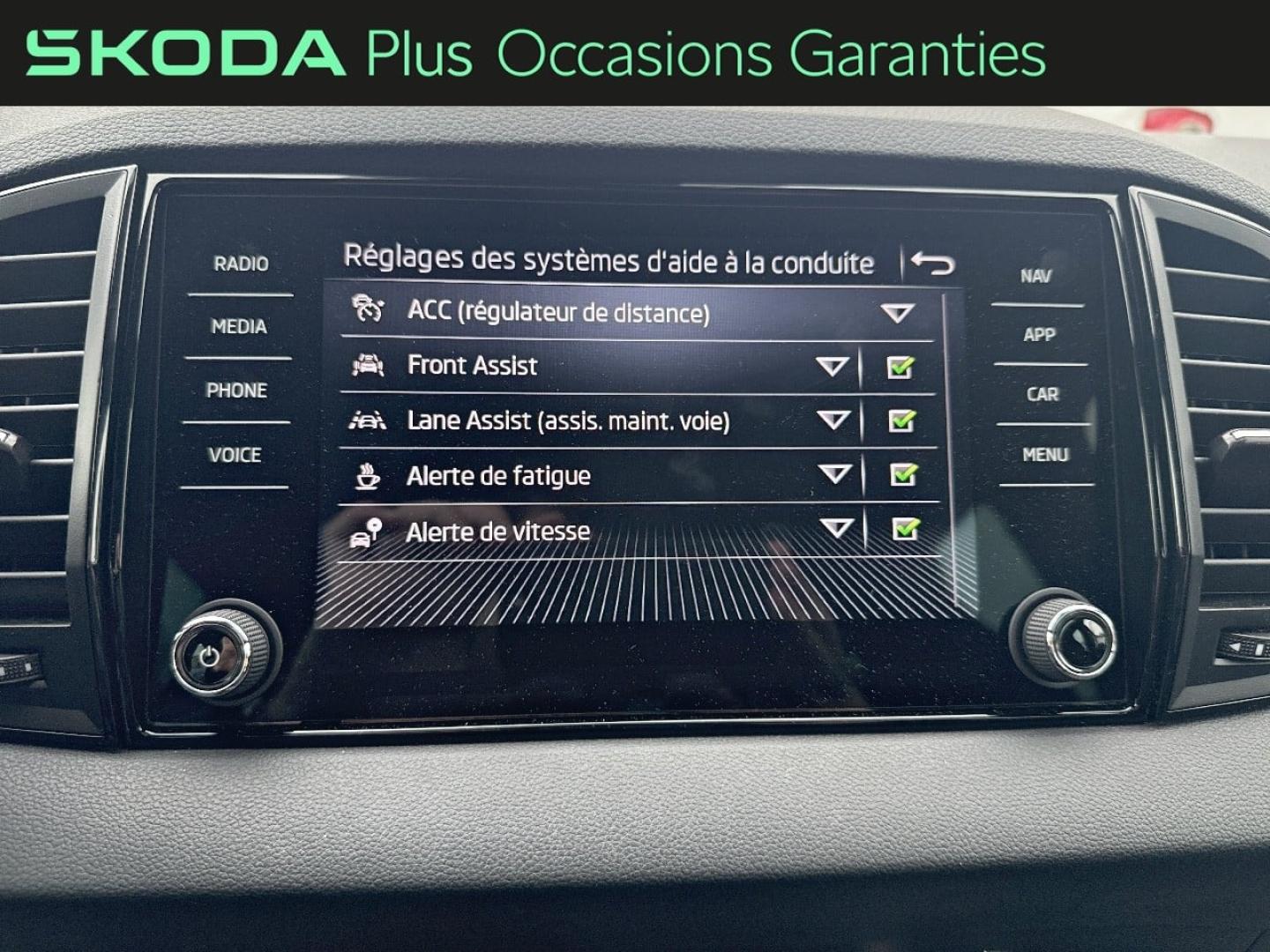 Voitures occasions ŠKODA KAROQ Sportline Villemomble