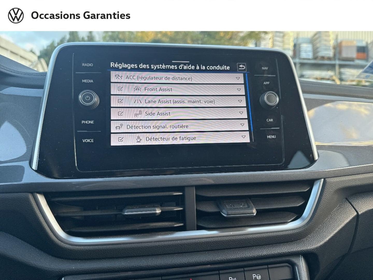 Voitures occasions VOLKSWAGEN T-ROC Style Villemomble