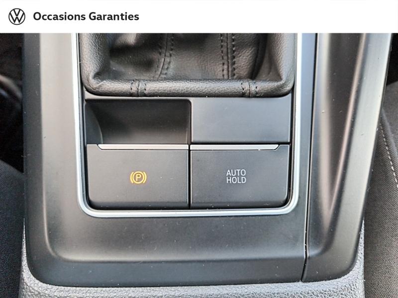 Voitures occasions VOLKSWAGEN GOLF Life Rivery
