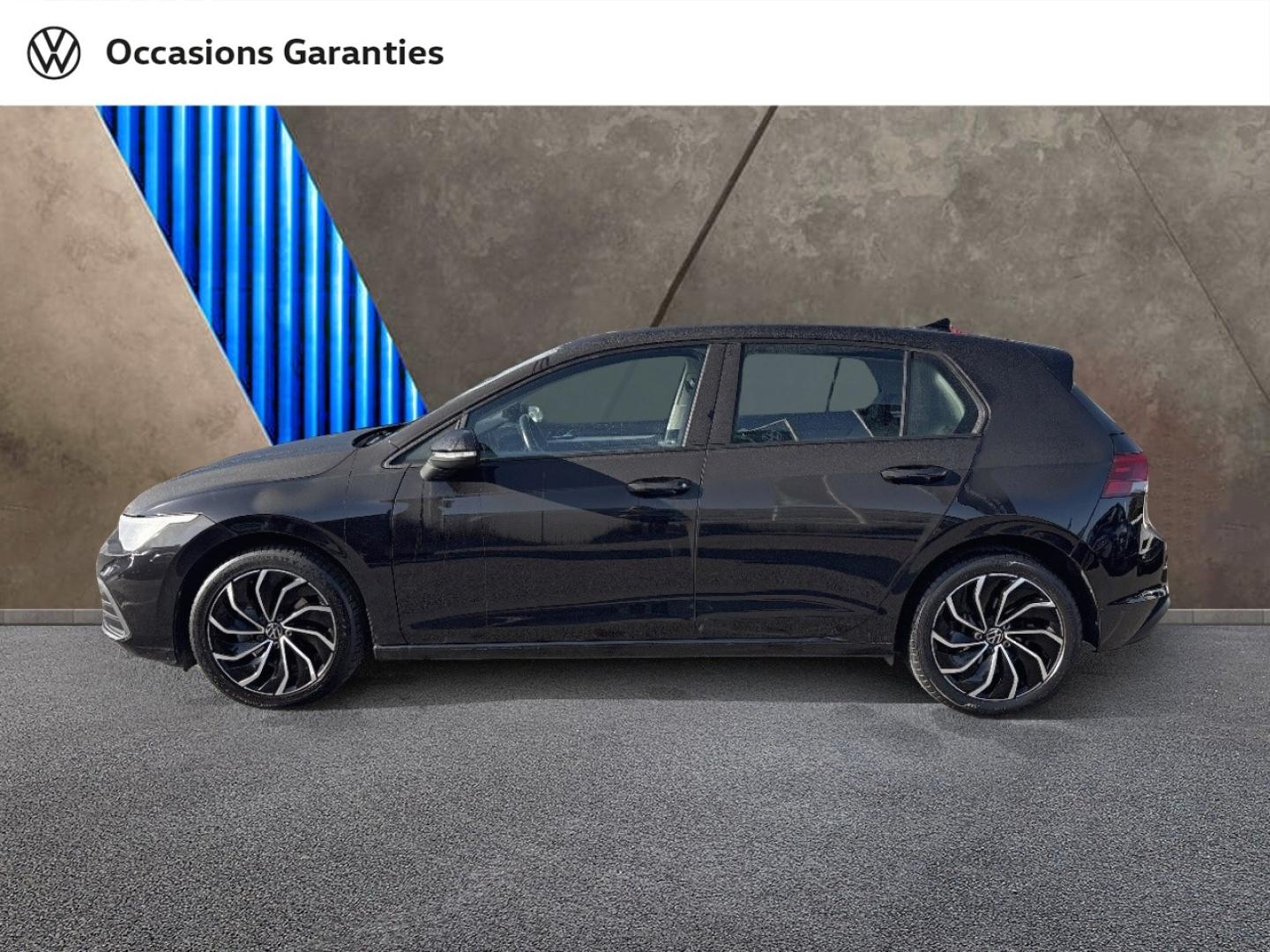 Voitures occasions VOLKSWAGEN GOLF Life 1st Rivery