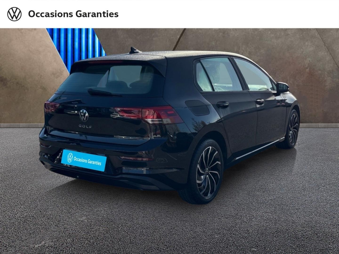 Voitures occasions VOLKSWAGEN GOLF Life 1st Rivery