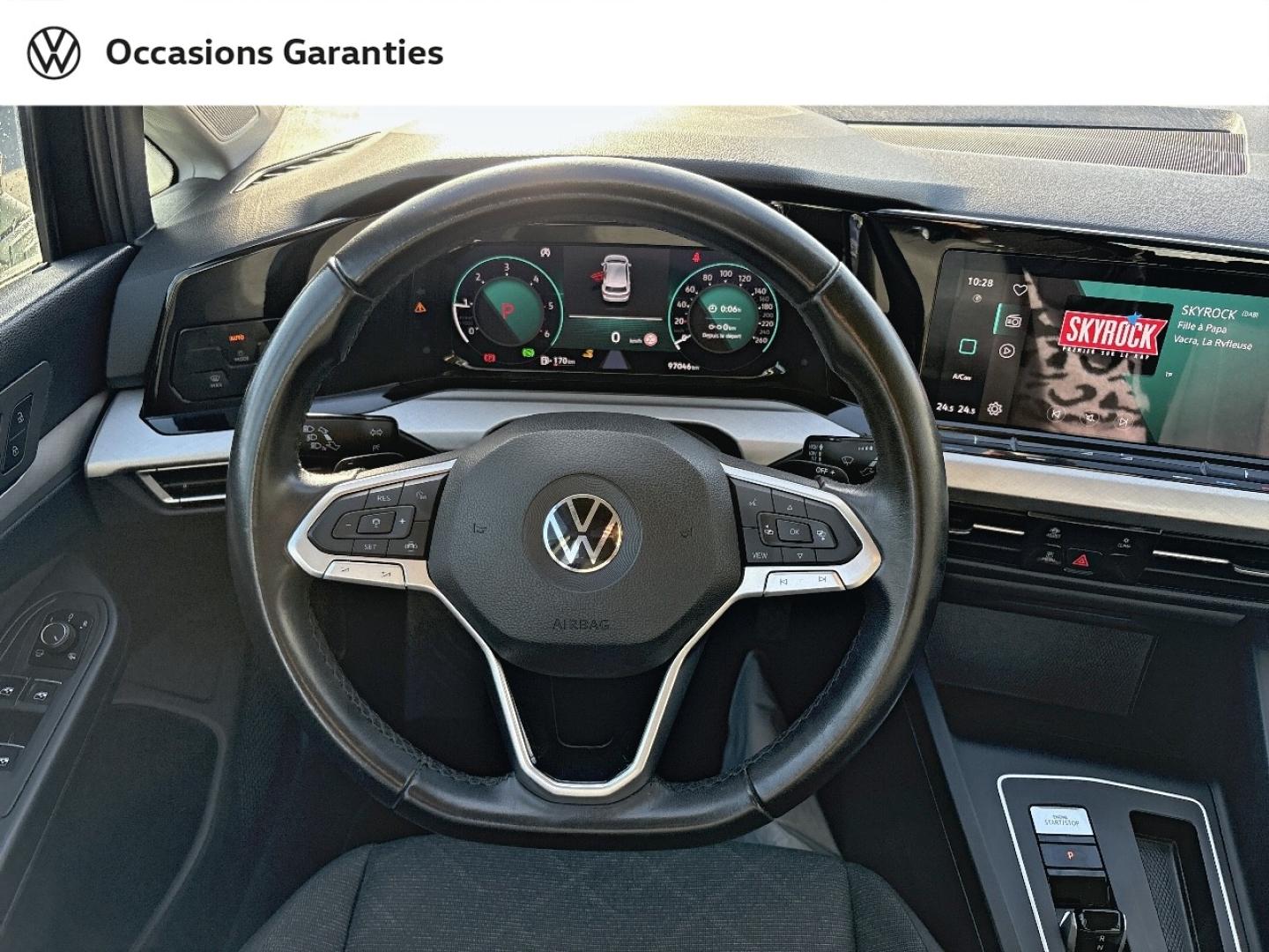 Voitures occasions VOLKSWAGEN GOLF Life 1st Rivery