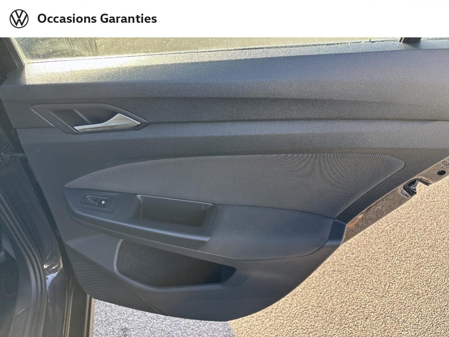 Voitures occasions VOLKSWAGEN GOLF Life 1st Rivery
