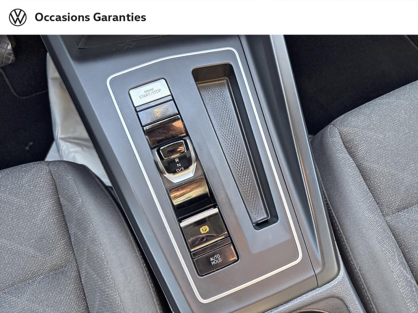 Voitures occasions VOLKSWAGEN GOLF Life 1st Rivery