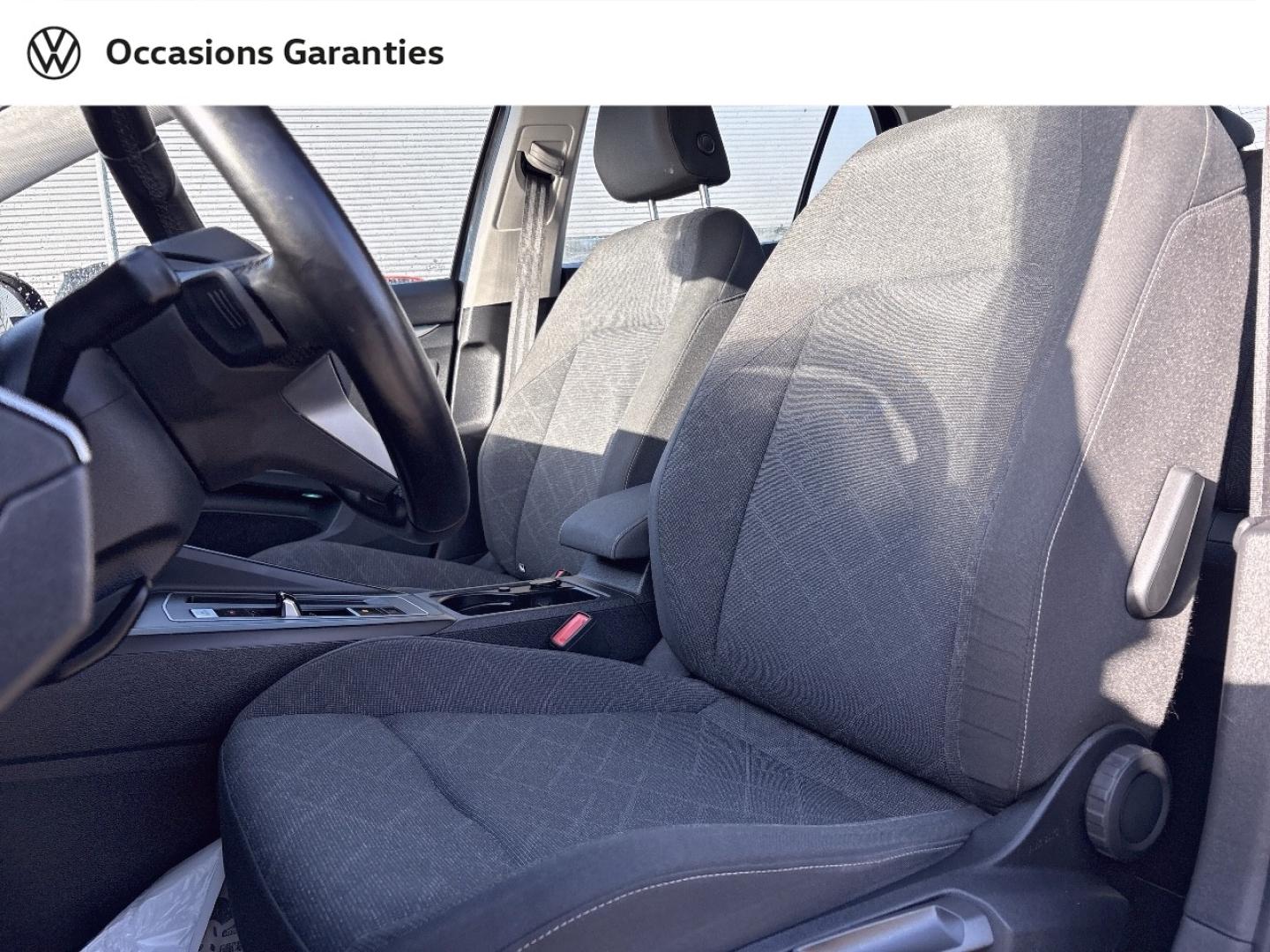 Voitures occasions VOLKSWAGEN GOLF Life 1st Rivery