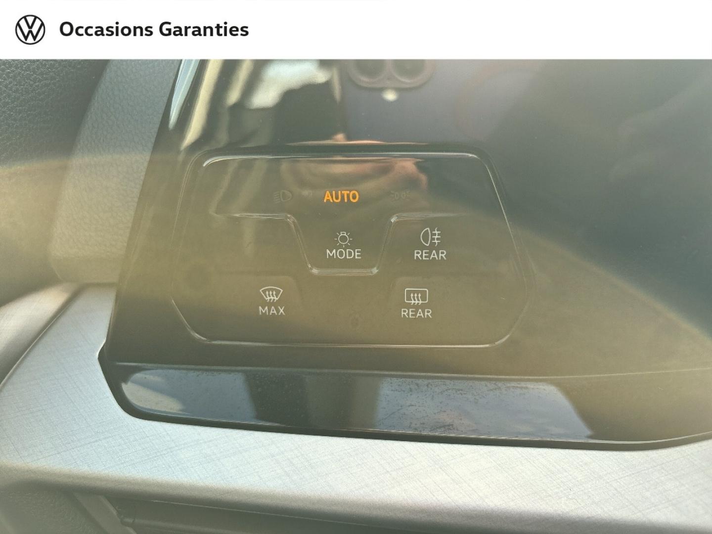 Voitures occasions VOLKSWAGEN GOLF Life 1st Rivery