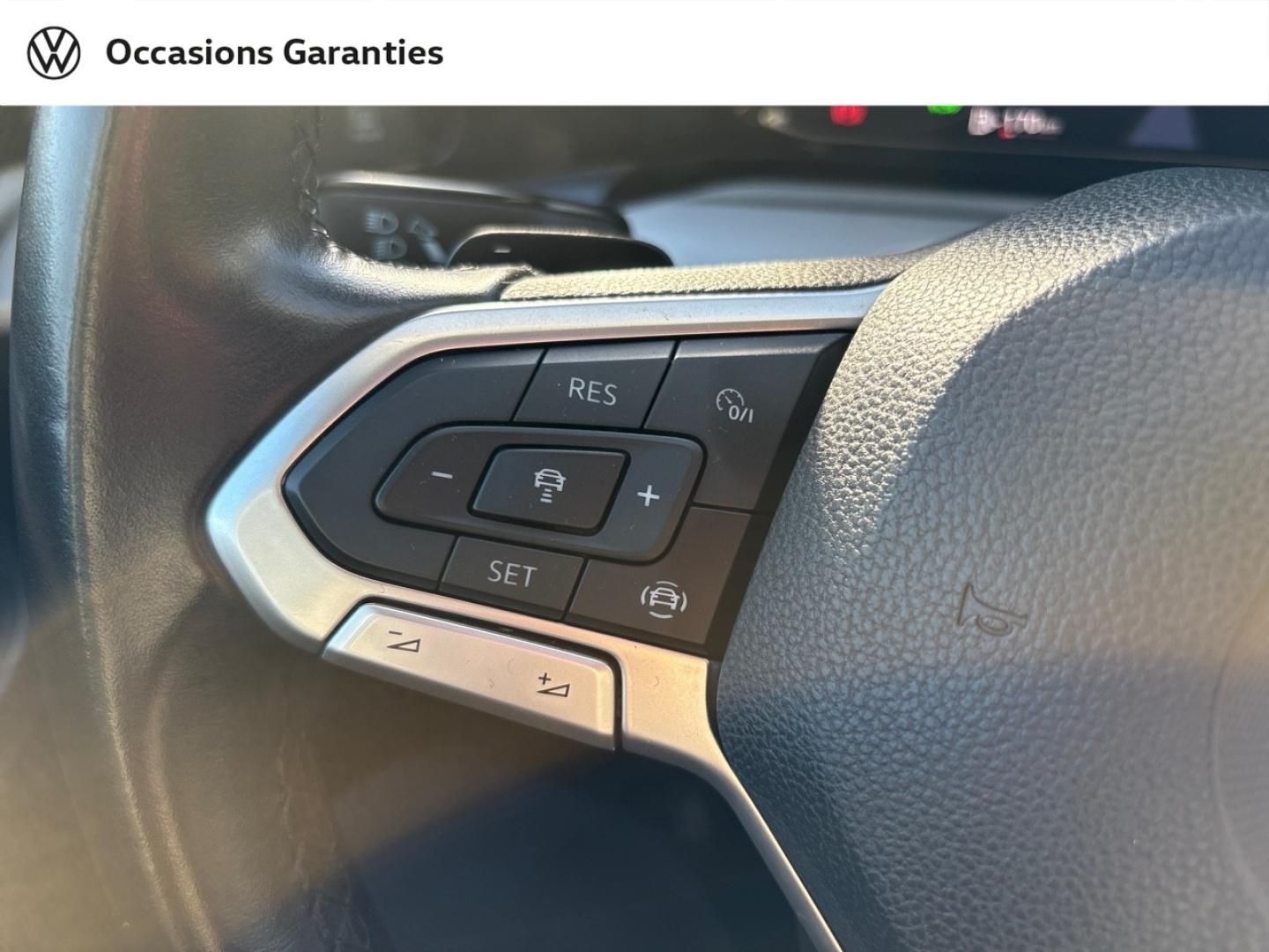 Voitures occasions VOLKSWAGEN GOLF Life 1st Rivery