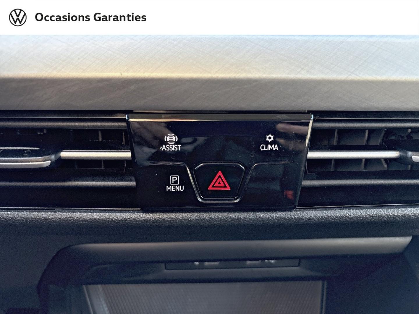 Voitures occasions VOLKSWAGEN GOLF Life 1st Rivery