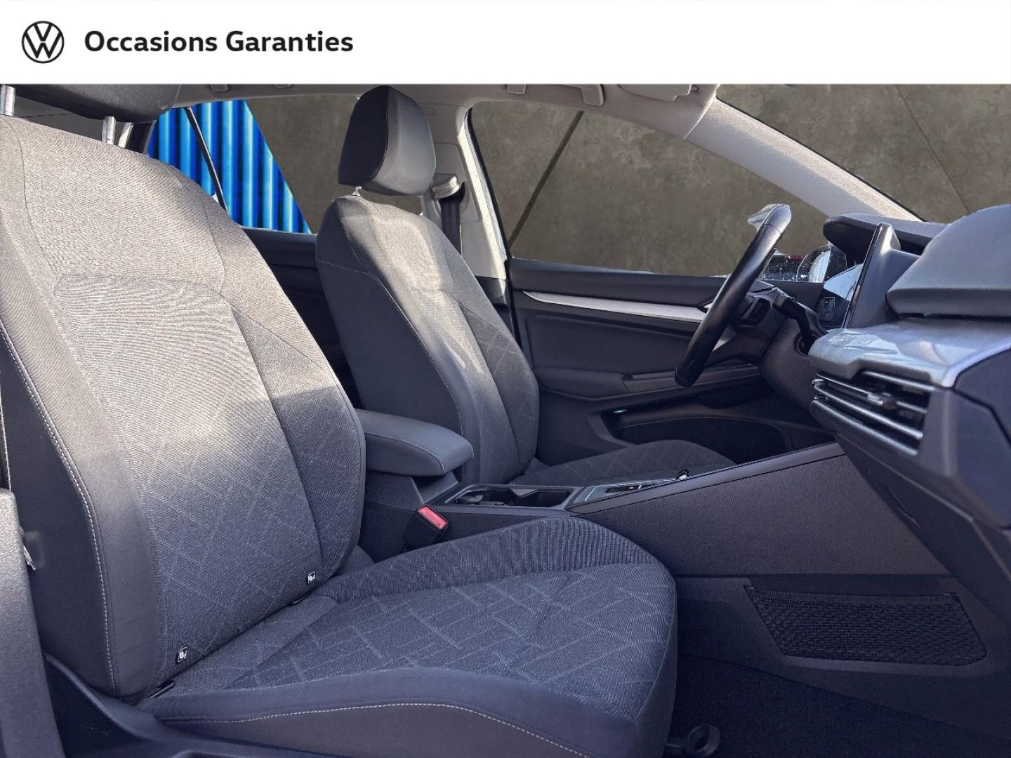 Voitures occasions VOLKSWAGEN GOLF Life 1st Rivery