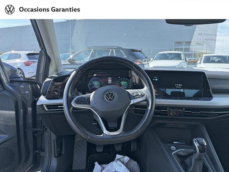 Voitures occasions VOLKSWAGEN GOLF Life 1st Rivery