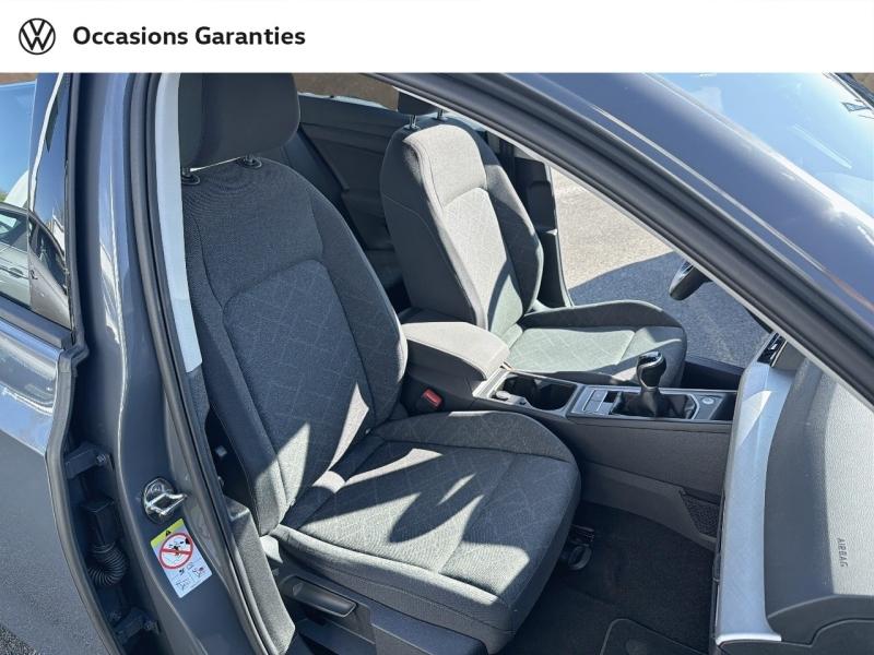 Voitures occasions VOLKSWAGEN GOLF Life 1st Rivery