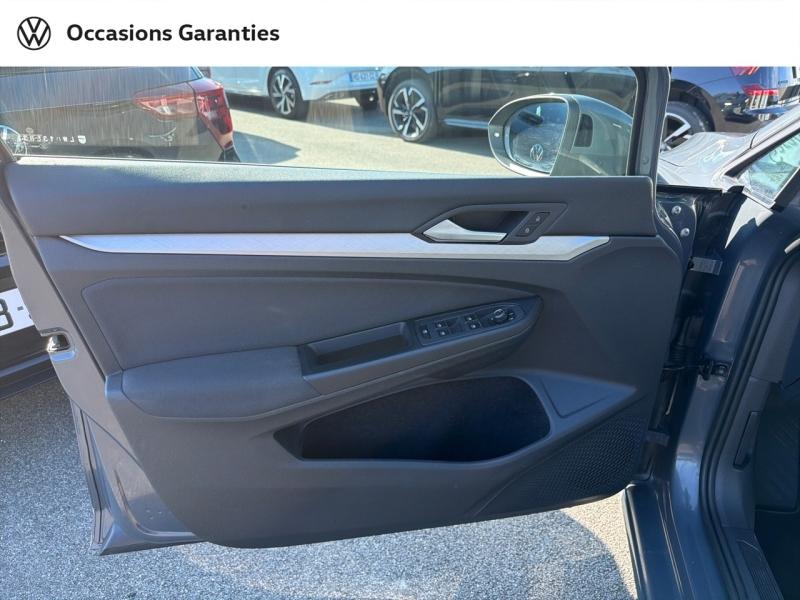 Voitures occasions VOLKSWAGEN GOLF Life 1st Rivery