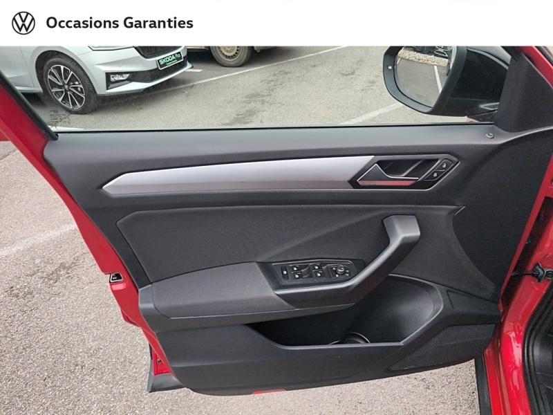 Voitures occasions VOLKSWAGEN T-ROC Life Rivery