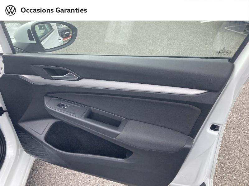 Voitures occasions VOLKSWAGEN GOLF Life 1st Rivery