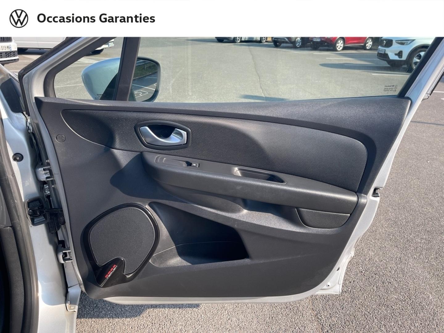 Voitures occasions RENAULT CLIO Intens Rivery