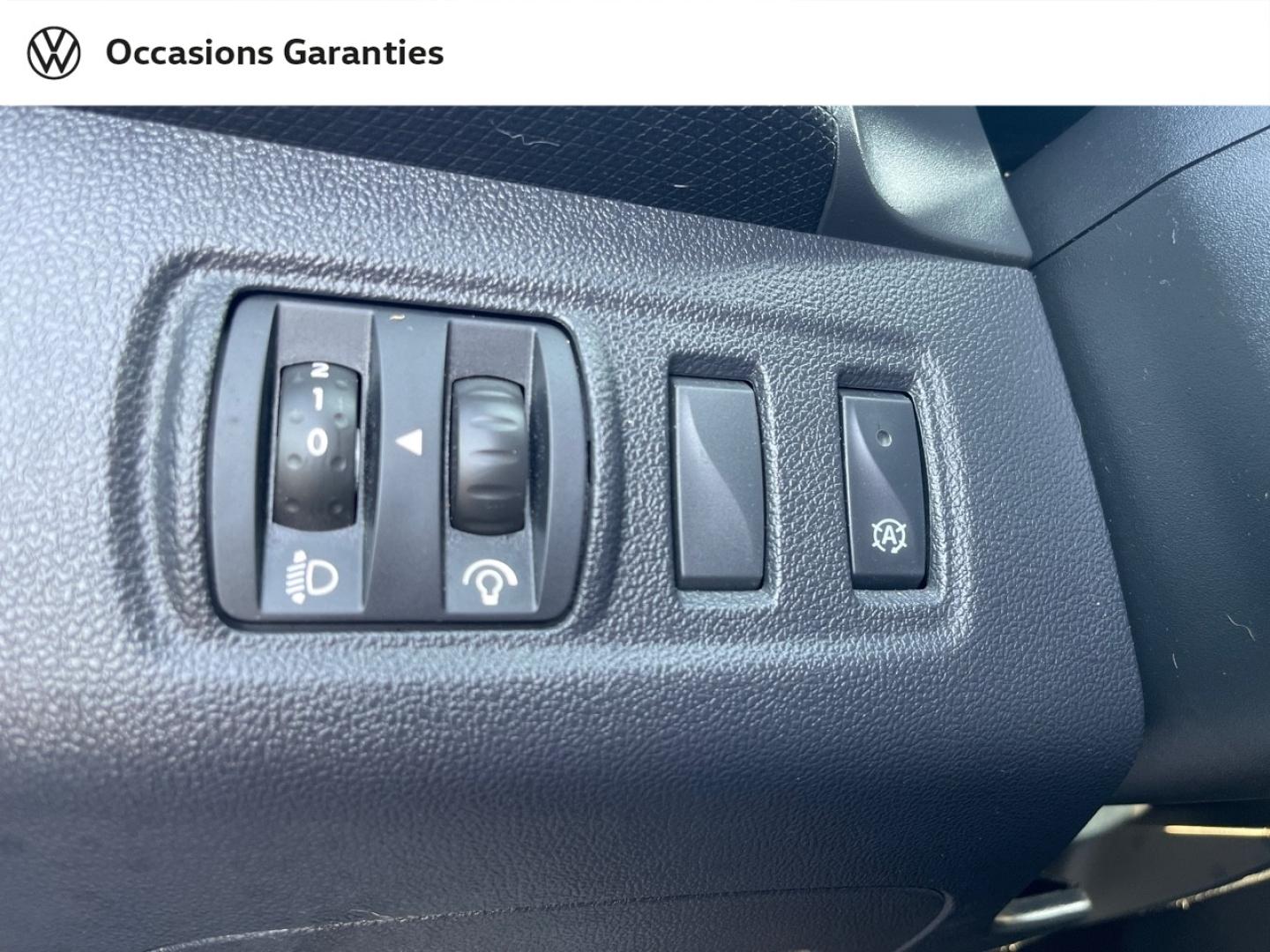 Voitures occasions RENAULT CLIO Intens Rivery
