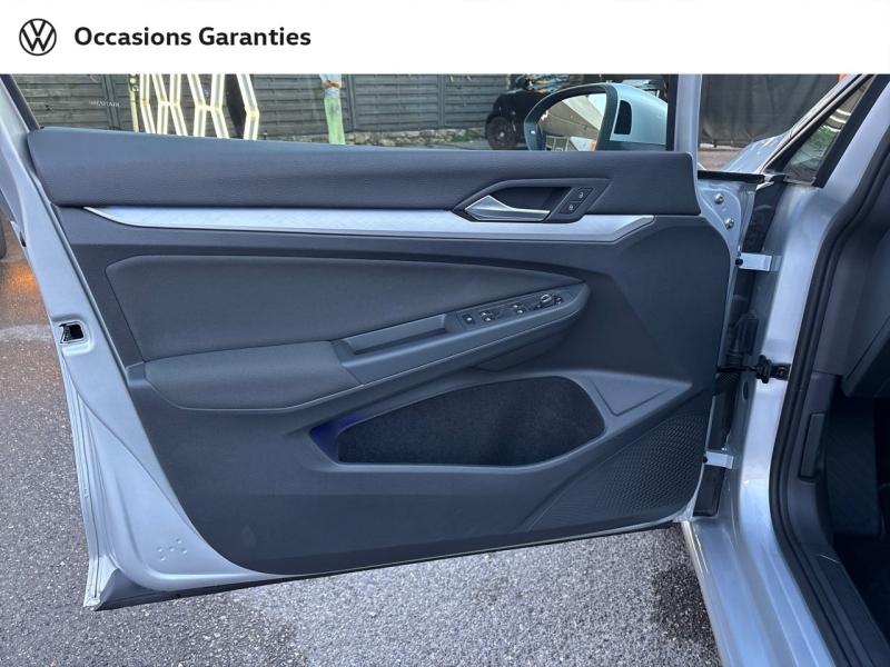 Voitures occasions VOLKSWAGEN GOLF Life Business Mougins