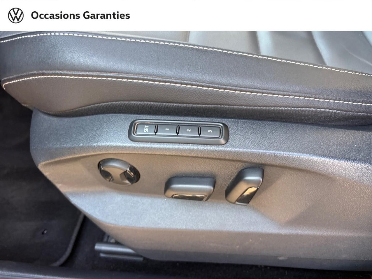 Voitures occasions VOLKSWAGEN T-ROC Style Exclusive Mougins