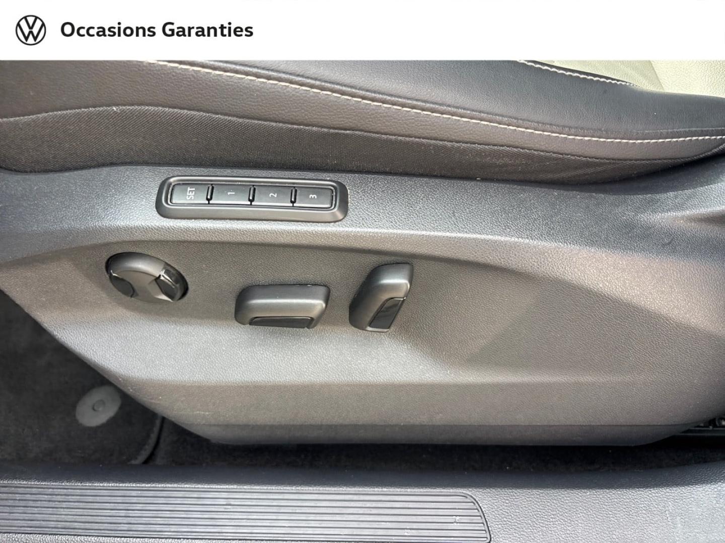 Voitures occasions VOLKSWAGEN T-ROC Style Exclusive Mougins