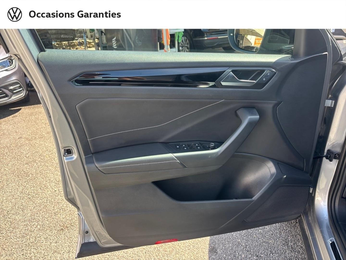Voitures occasions VOLKSWAGEN T-ROC R-Line Nice