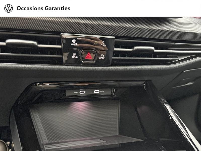 Voitures occasions VOLKSWAGEN GOLF R-Line Mougins