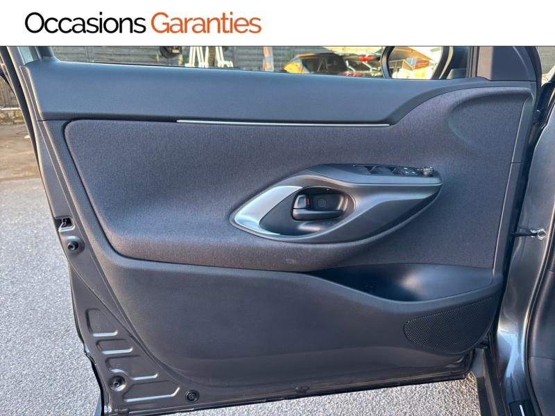 Voitures occasions TOYOTA Yaris Cross Design Mougins