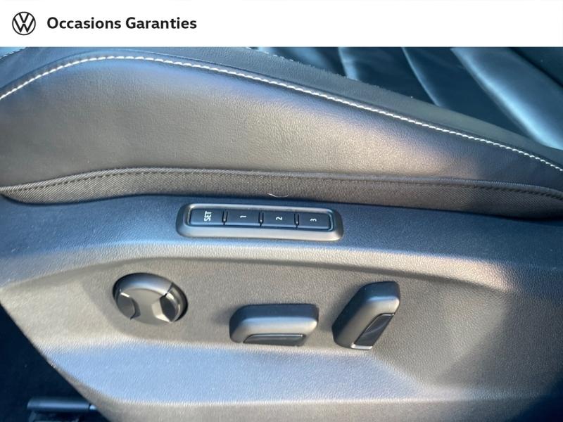 Voitures occasions VOLKSWAGEN T-ROC R-Line Mougins