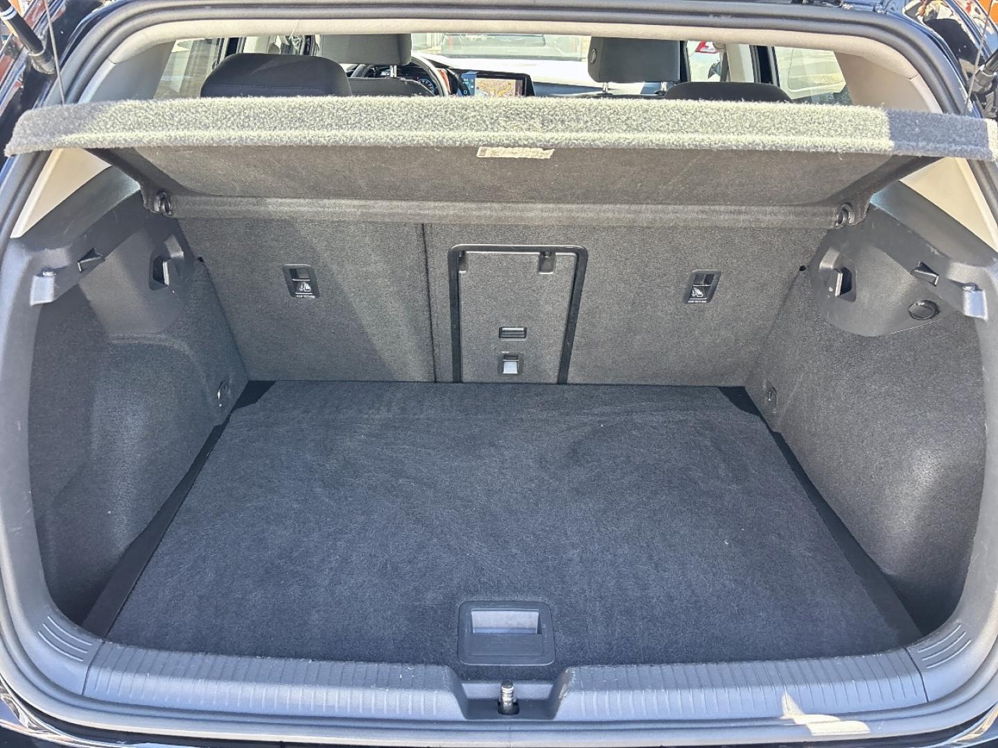 Voitures occasions VOLKSWAGEN GOLF Life Plus Mougins
