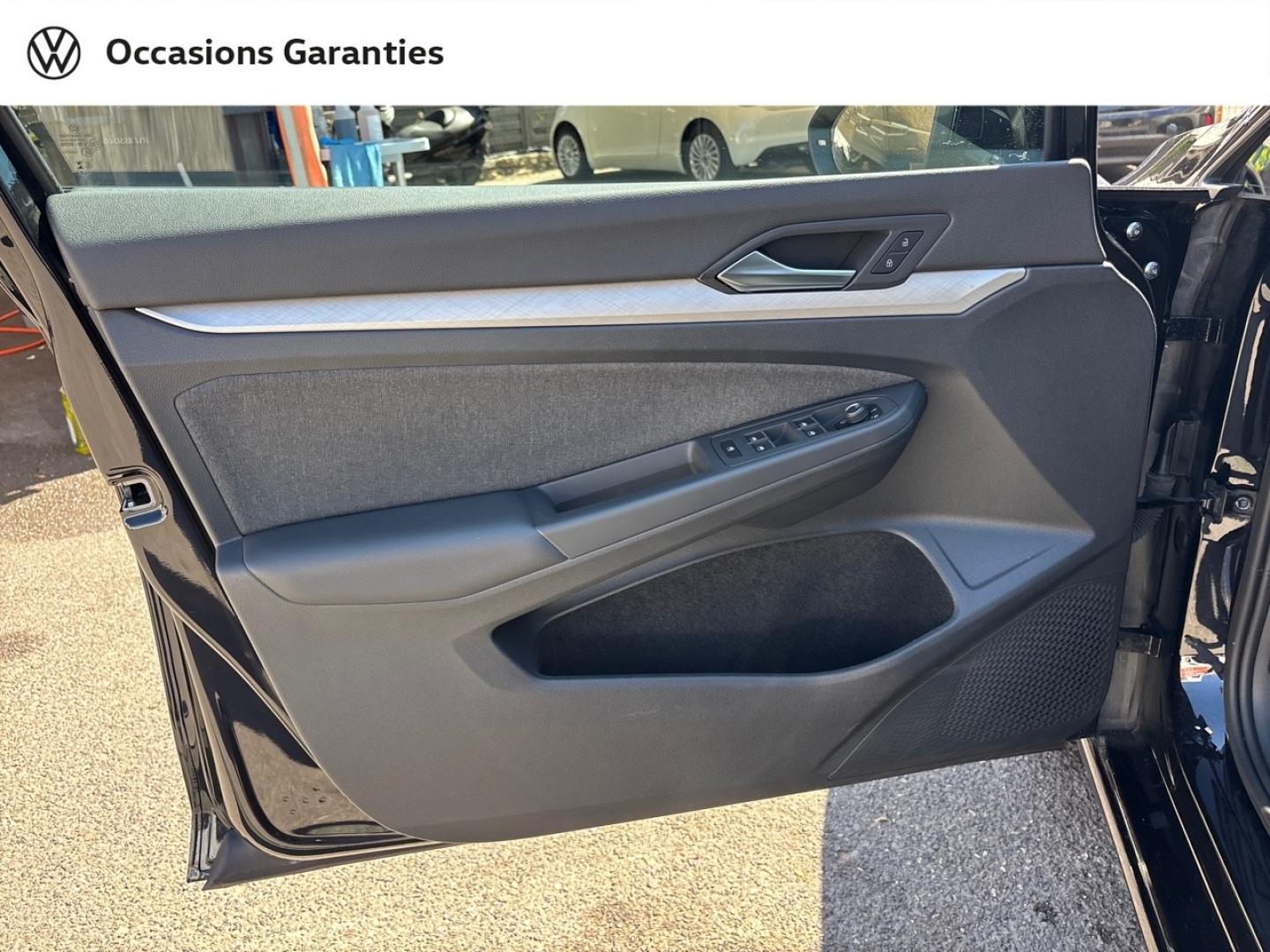 Voitures occasions VOLKSWAGEN GOLF Life Plus Mougins