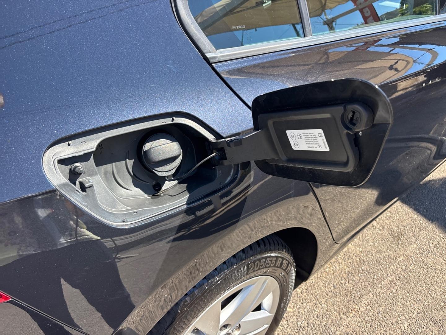 Voitures occasions VOLKSWAGEN GOLF Life Plus Mougins