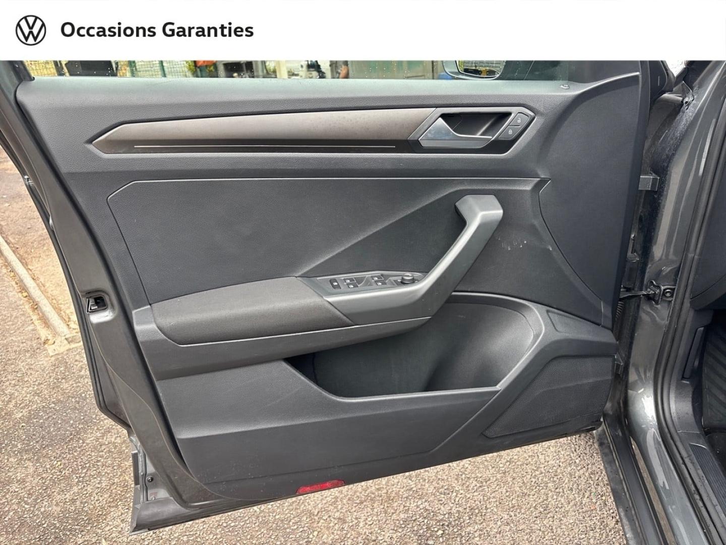 Voitures occasions VOLKSWAGEN T-ROC Lounge Mougins