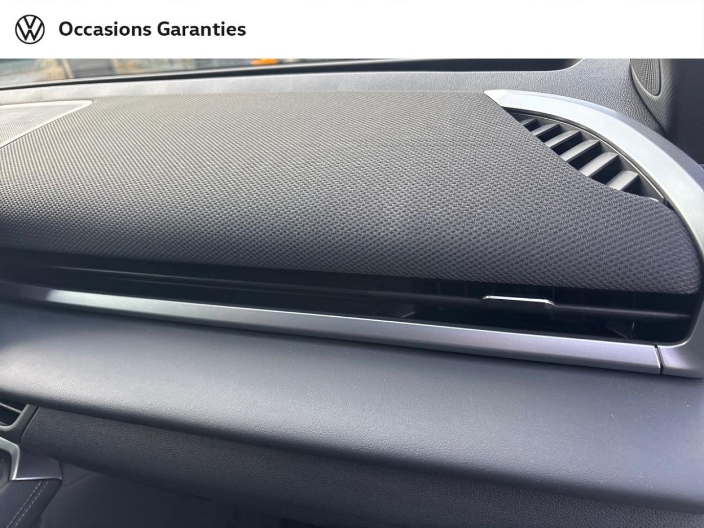 Voitures occasions VOLKSWAGEN T-ROC R-Line Mougins