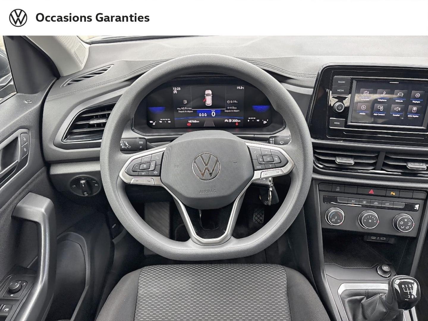 Voitures occasions VOLKSWAGEN T-ROC Base Mougins