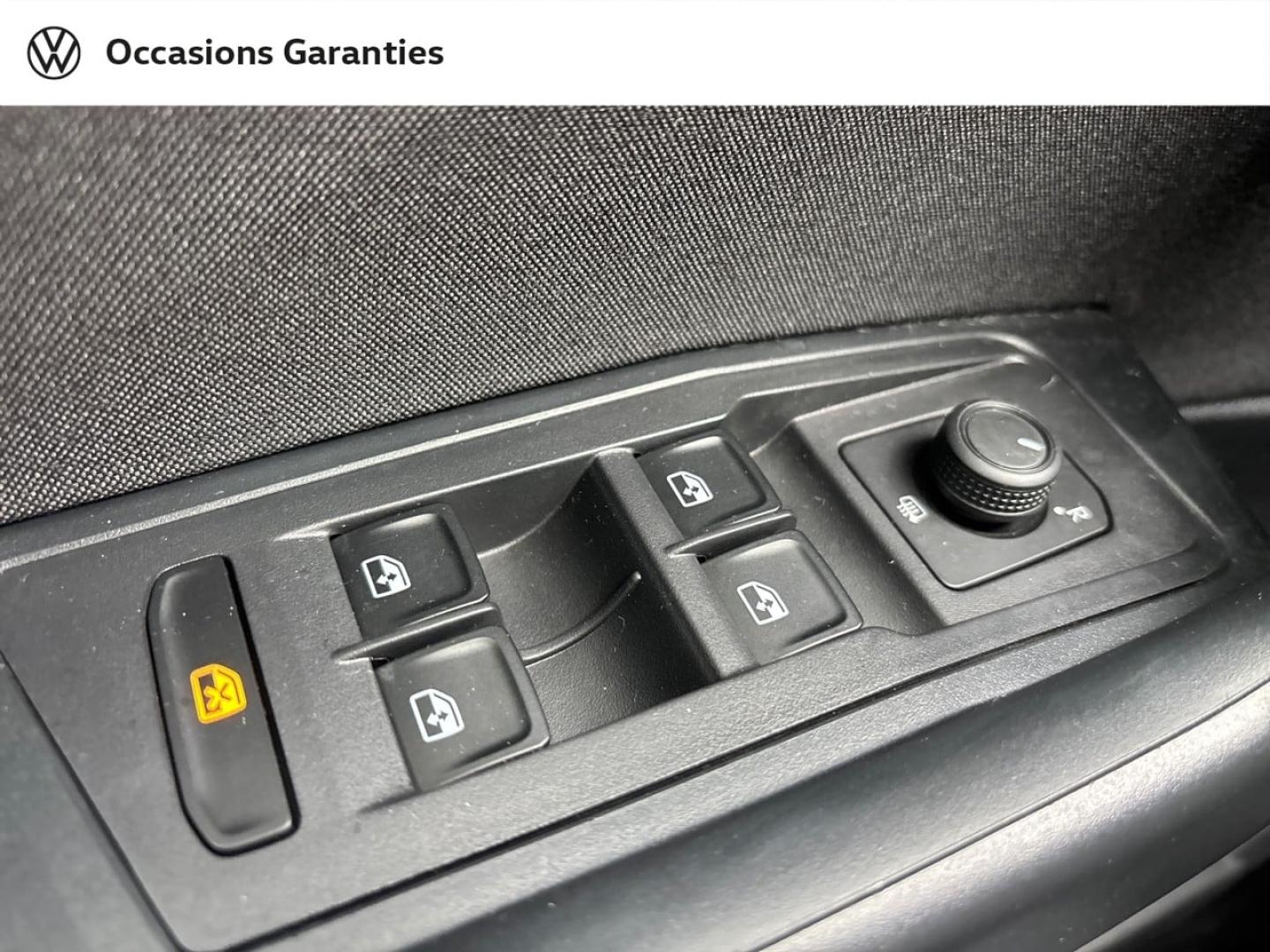 Voitures occasions VOLKSWAGEN T-ROC Base Mougins