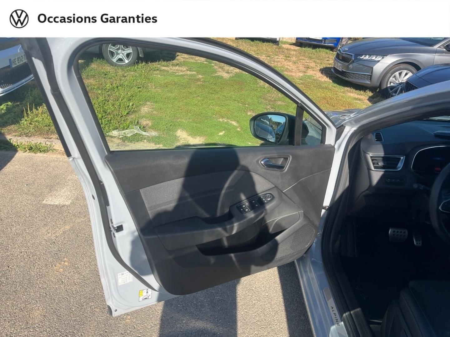 Voitures occasions RENAULT CLIO esprit Alpine Vezin-le-Coquet