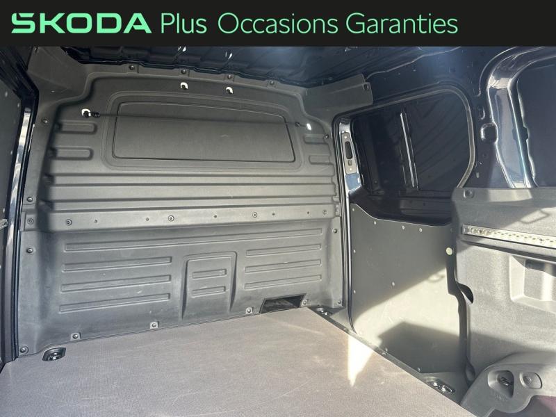 Voitures occasions VOLKSWAGEN UTILITAIRES ID. BUZZ CARGO Base Clermont-Ferrand