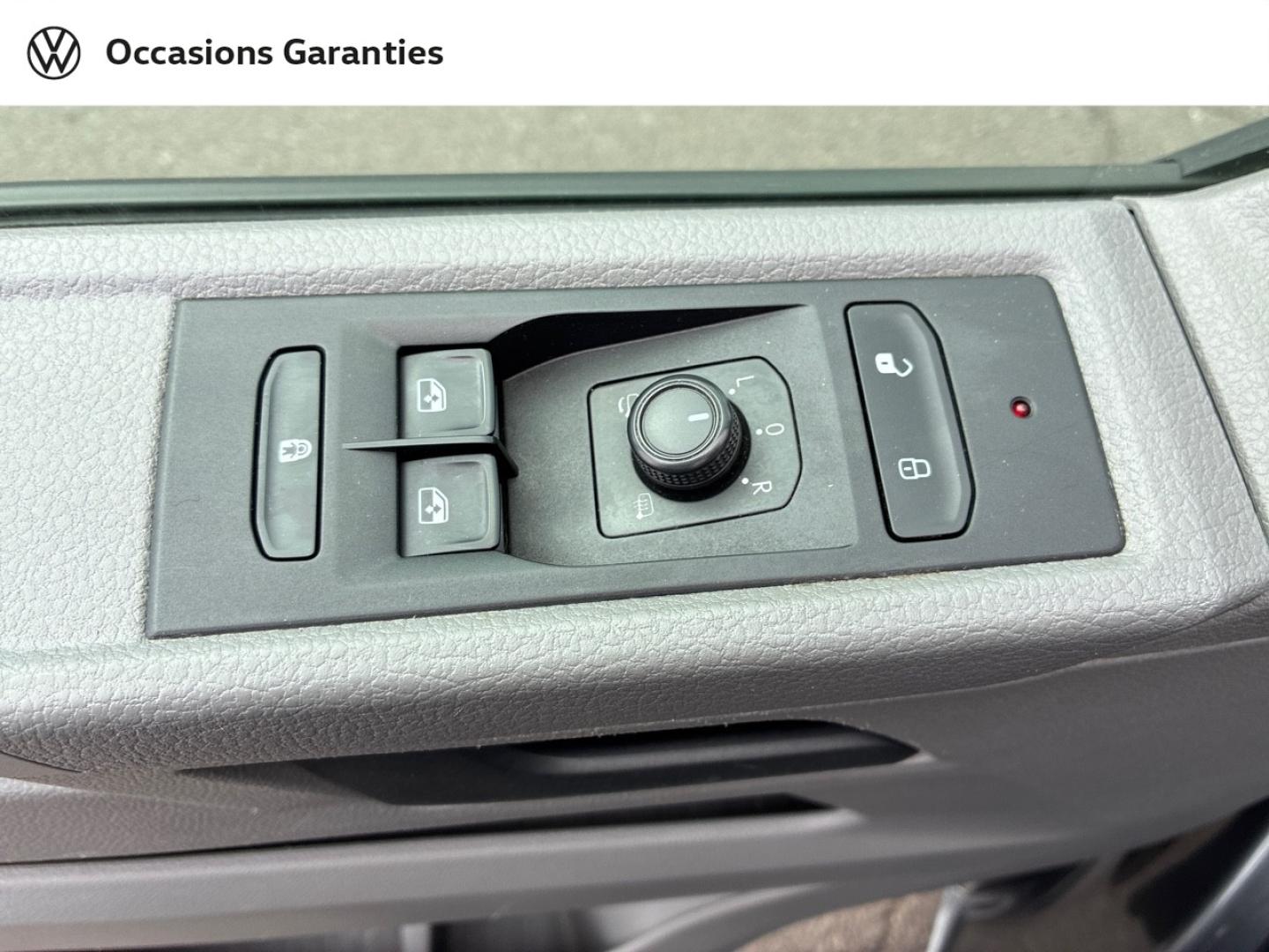Voitures occasions VOLKSWAGEN UTILITAIRES Transporter Fg Business Plus Clermont-Ferrand