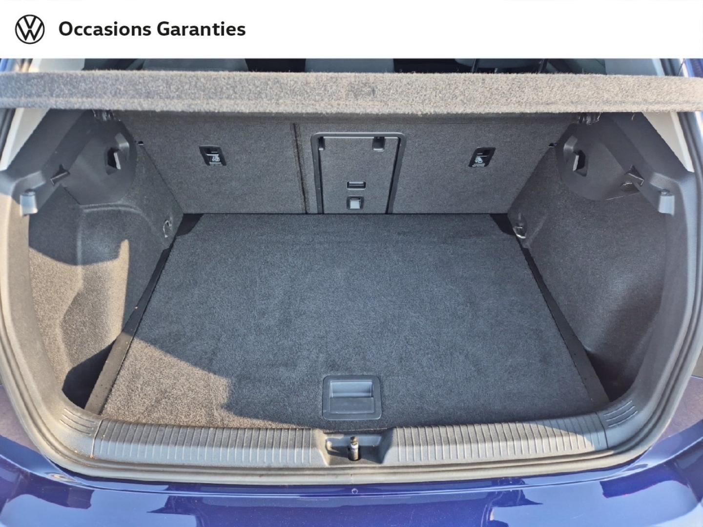 Voitures occasions VOLKSWAGEN GOLF Active Nice