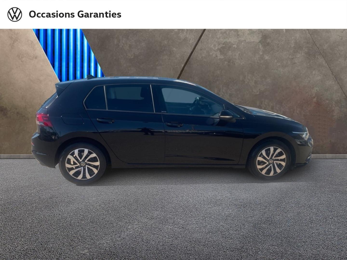 Voitures occasions VOLKSWAGEN GOLF Active Nice