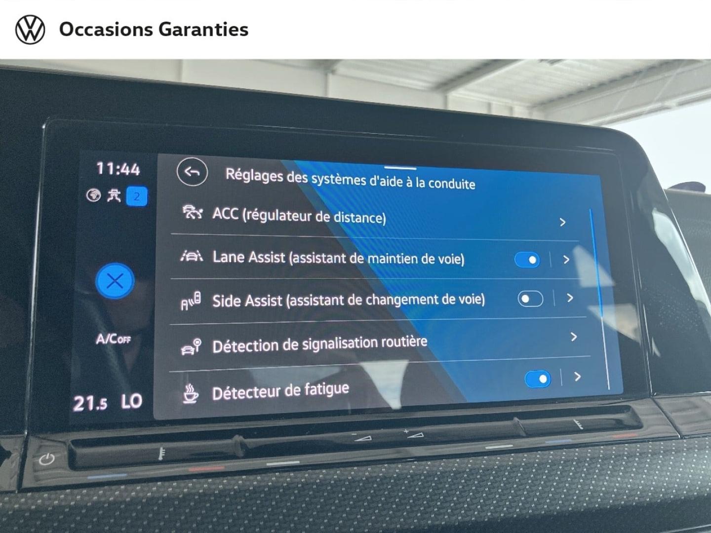 Voitures occasions VOLKSWAGEN GOLF R-Line Villers-Cotterêts