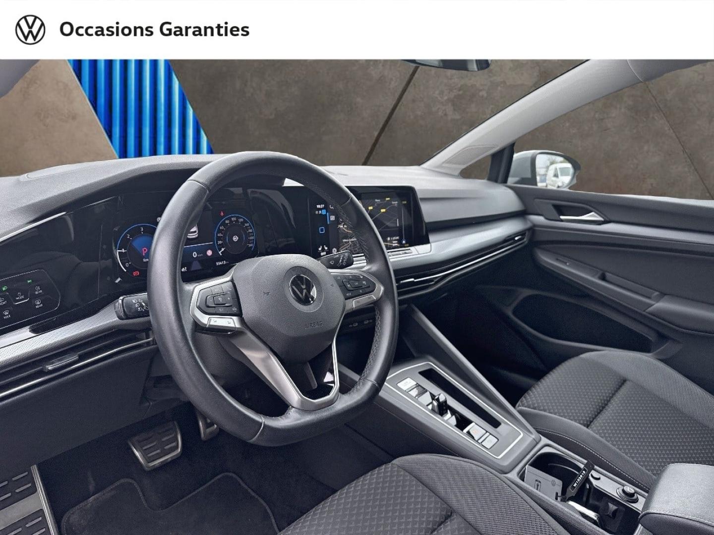 Voitures occasions VOLKSWAGEN GOLF Life Villers-Cotterêts
