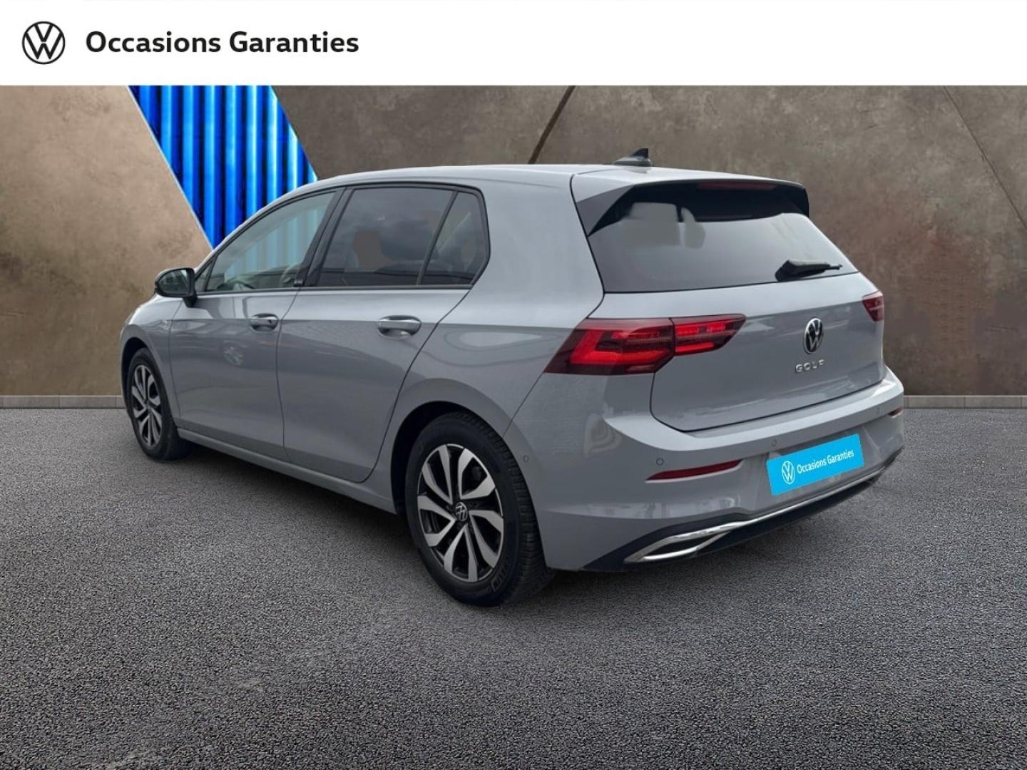 Voitures occasions VOLKSWAGEN GOLF Life Villers-Cotterêts