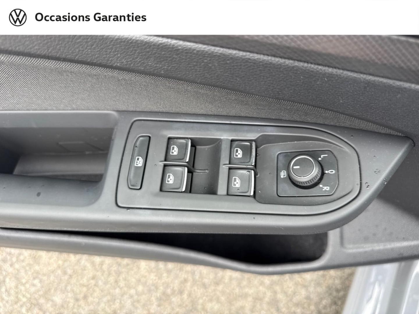 Voitures occasions VOLKSWAGEN GOLF Life Villers-Cotterêts