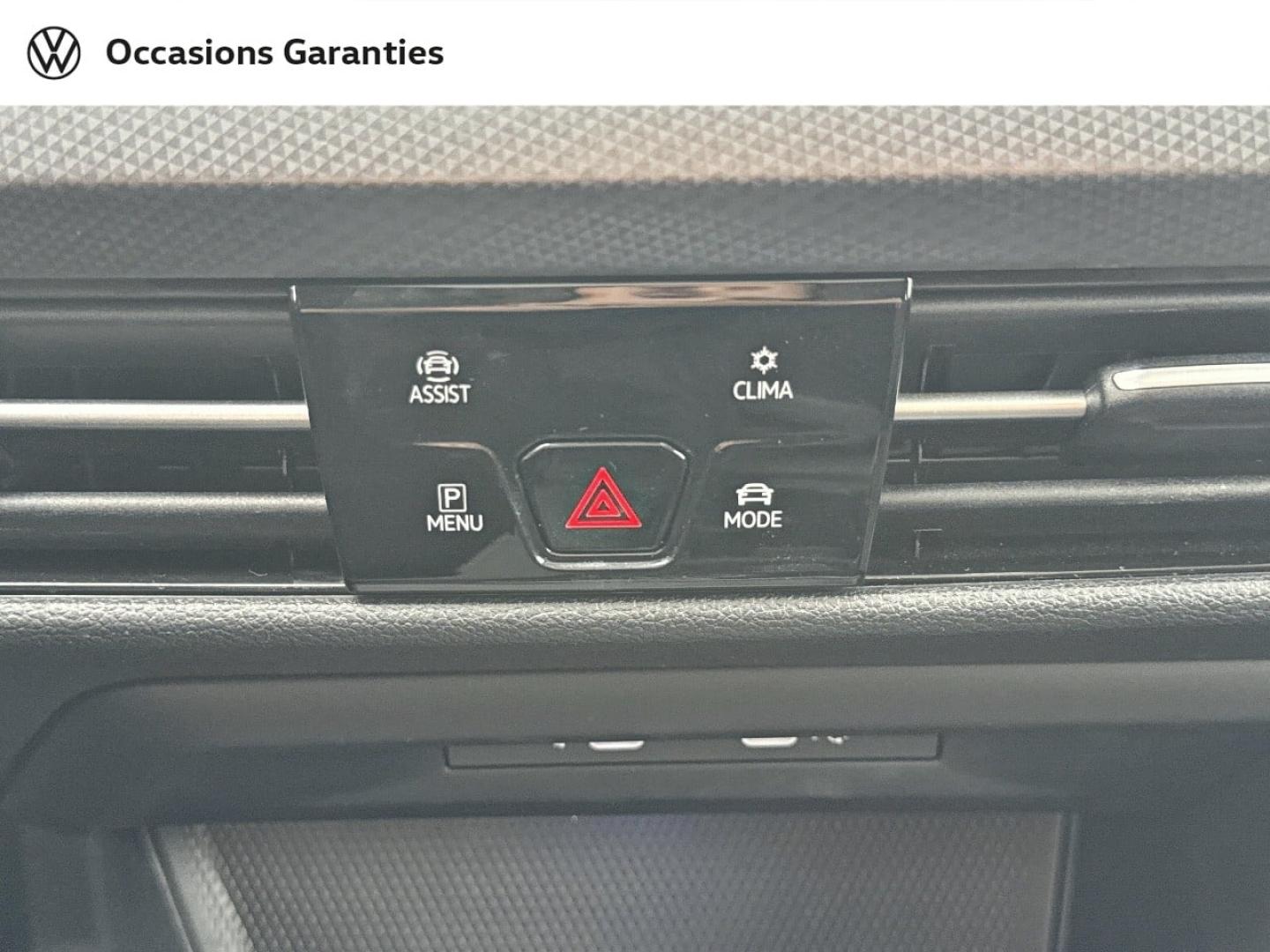 Voitures occasions VOLKSWAGEN GOLF Life Villers-Cotterêts