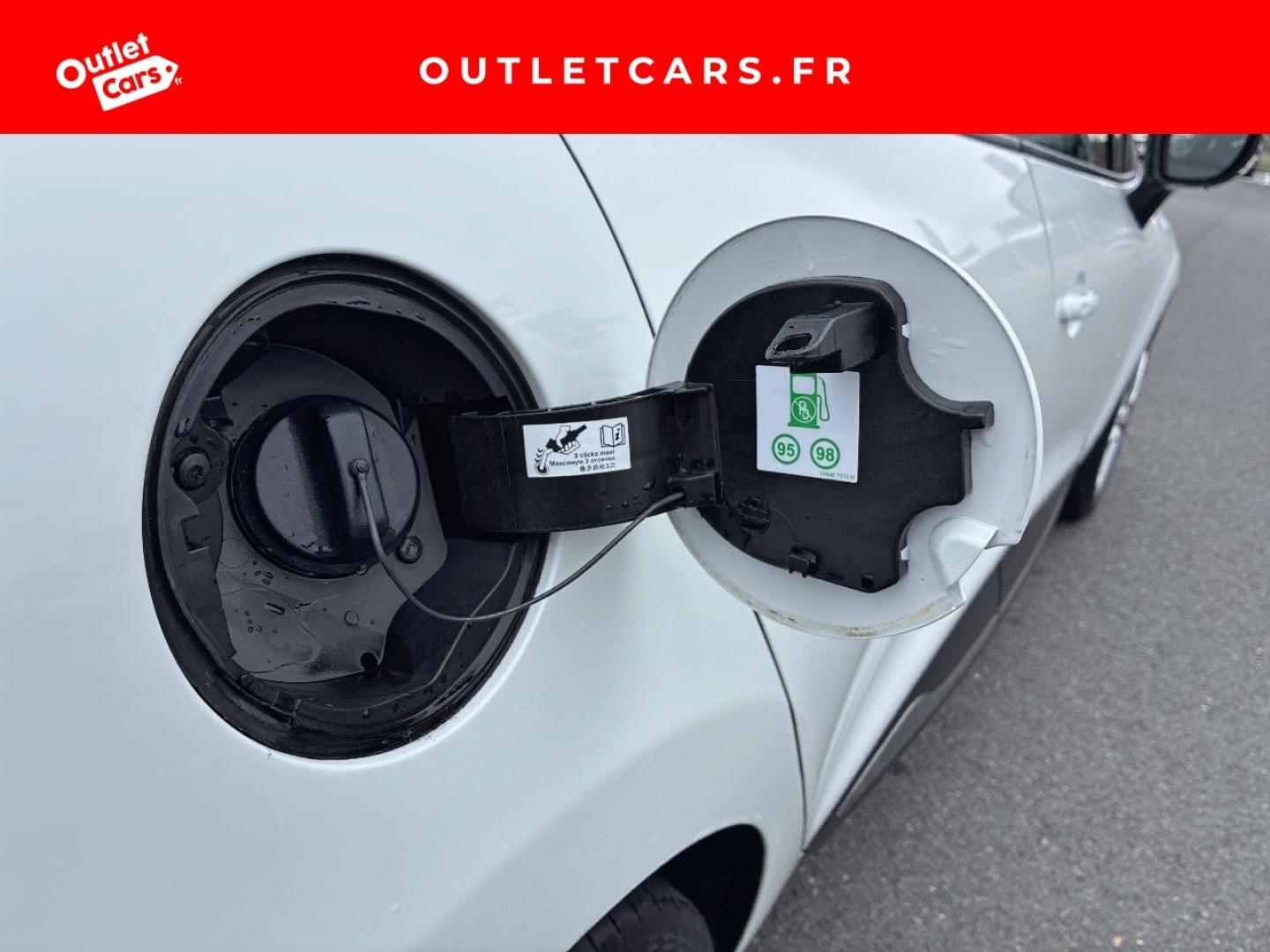 Voitures occasions RENAULT CLIO Intens Rezé