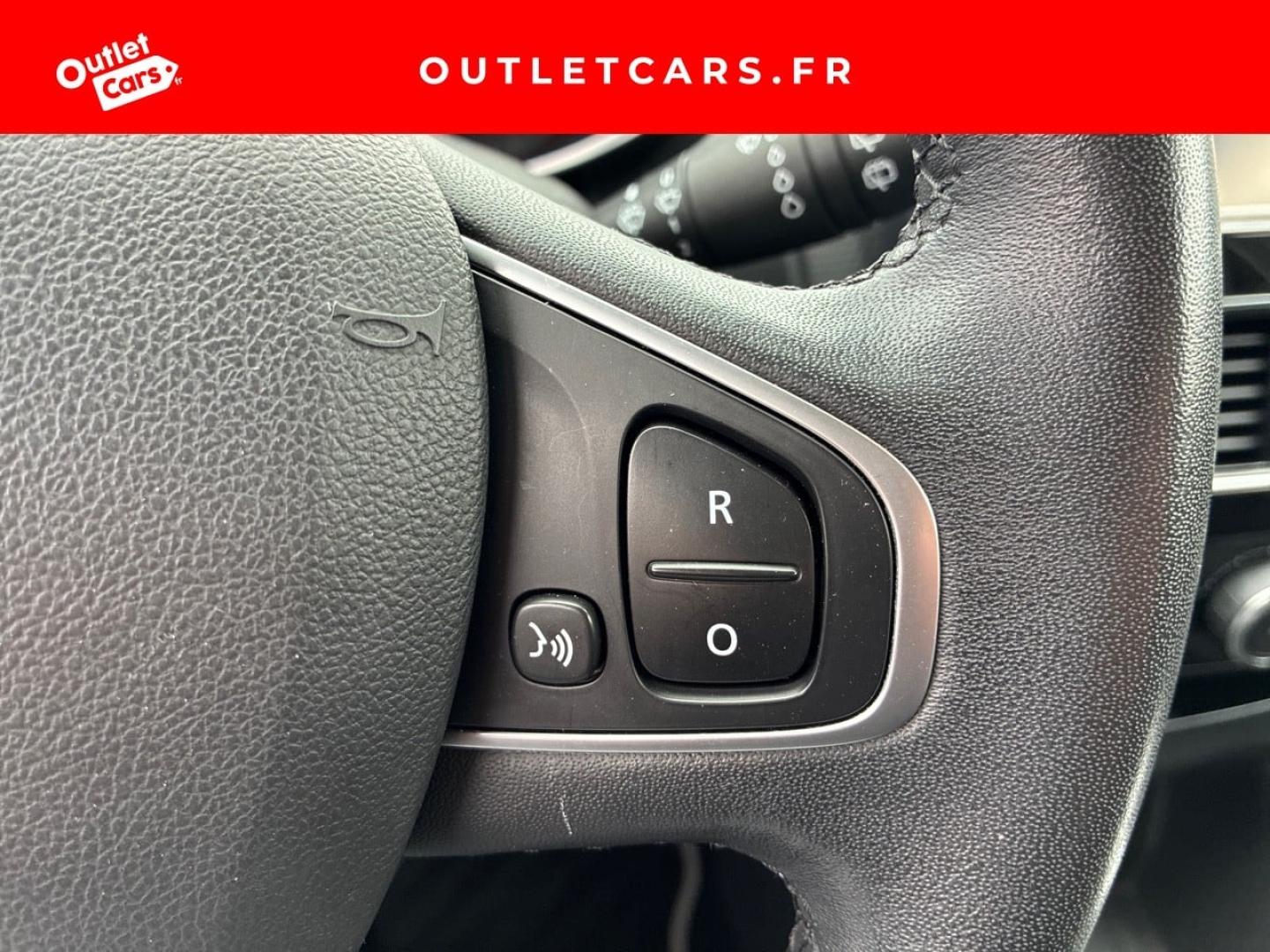 Voitures occasions RENAULT CLIO Intens Rezé