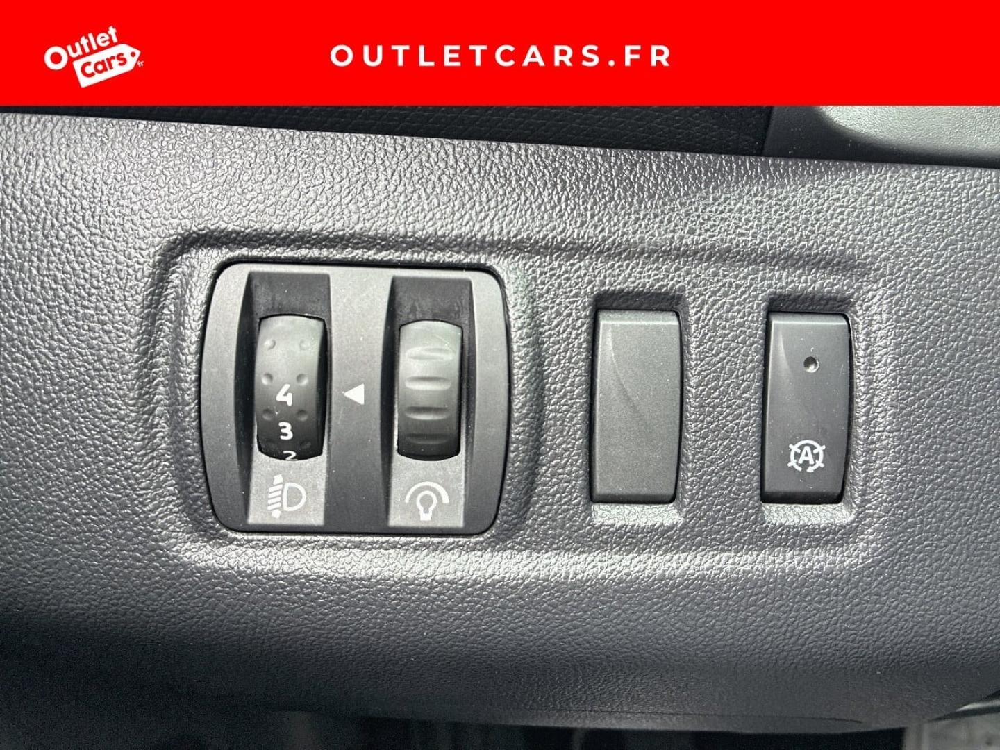 Voitures occasions RENAULT CLIO Intens Rezé